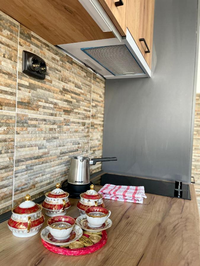 Luxury City Center Apartment Skopje Buitenkant foto