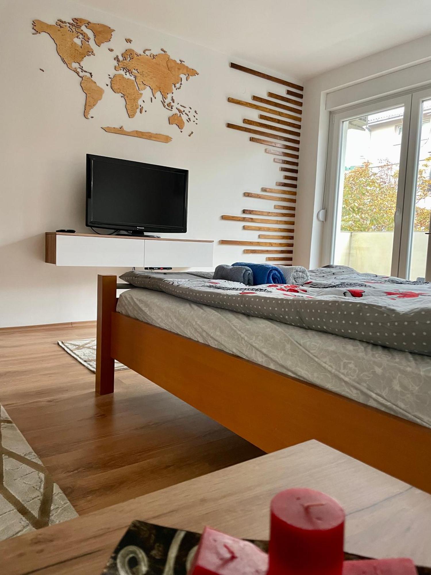 Luxury City Center Apartment Skopje Buitenkant foto