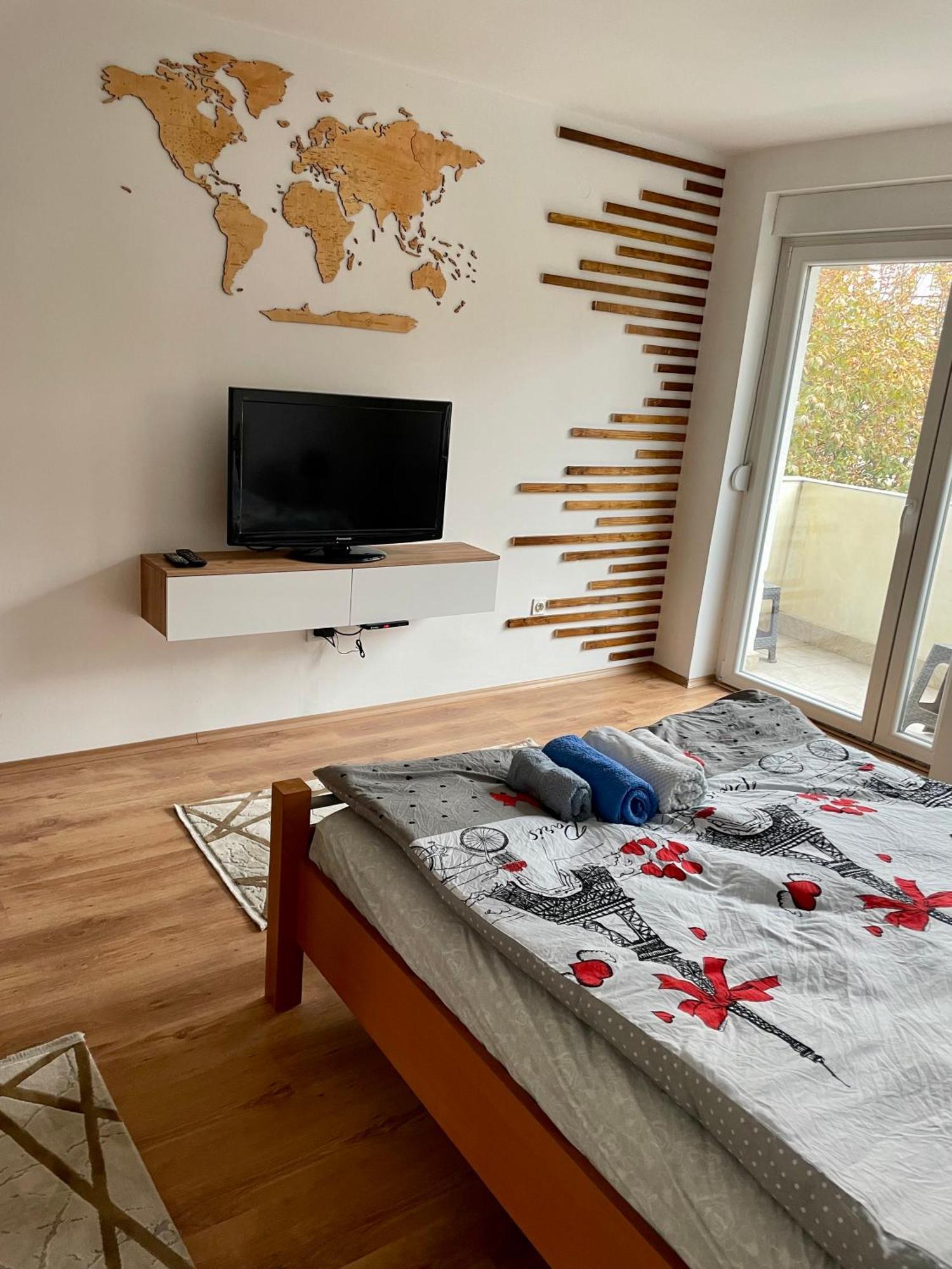 Luxury City Center Apartment Skopje Buitenkant foto